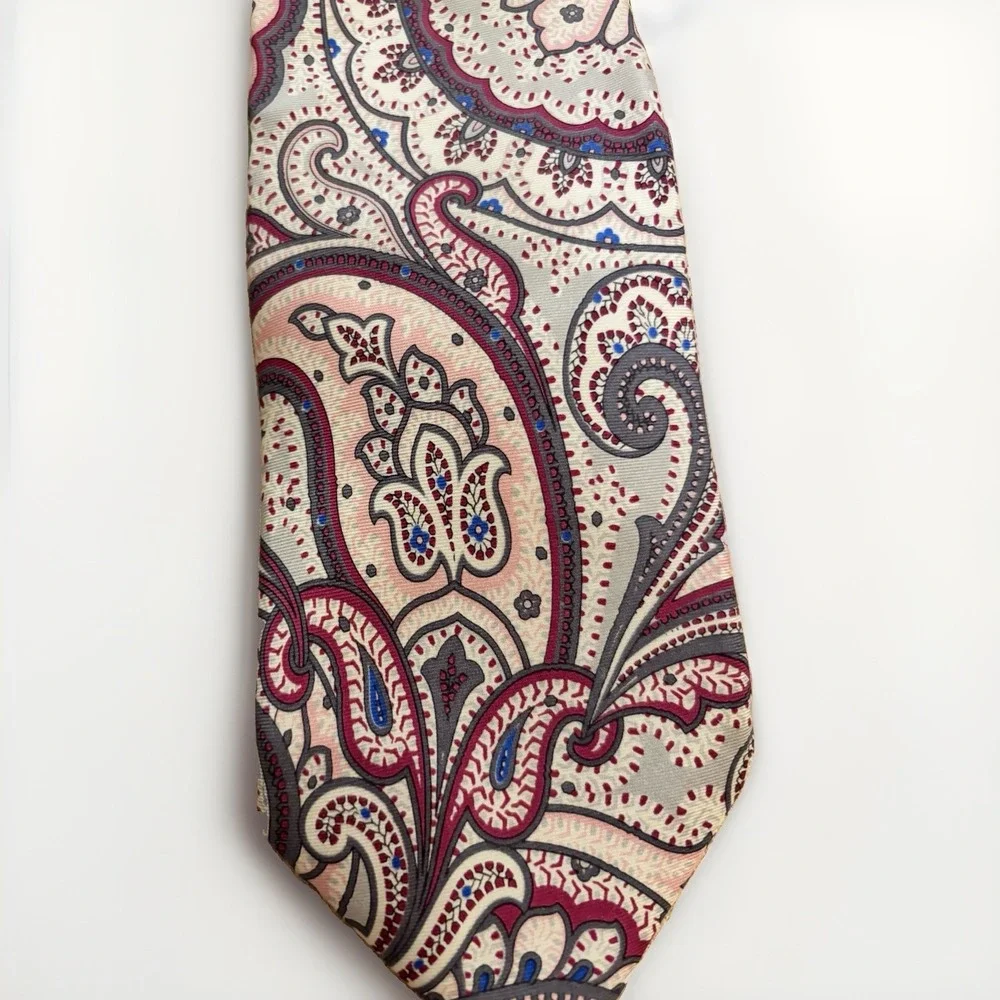 Chaps Tie Paisley Floral Men Necktie 100% Silk Pink Gray